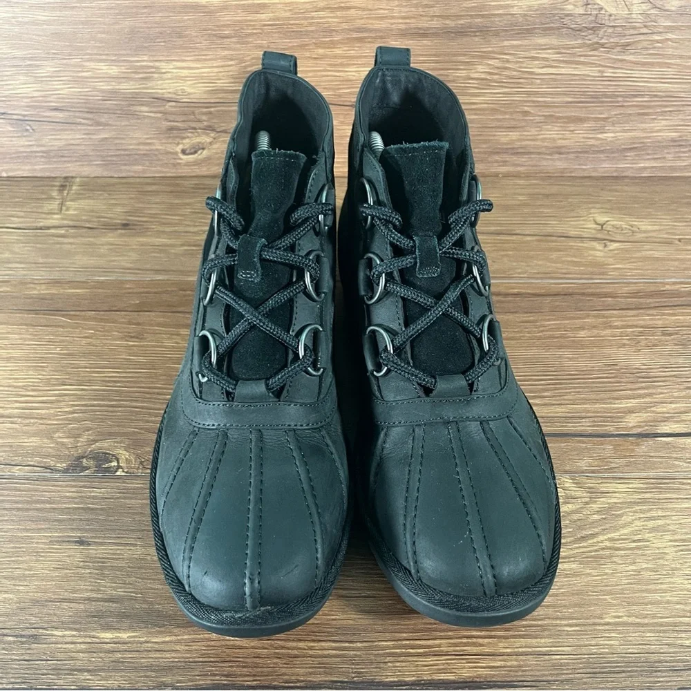 UGG Heather Black Leather Duck Boots Shoes‎ Women’s Size 9.5